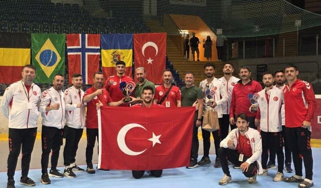 Milli boksörlerden Çekya’da madalya yağmuru