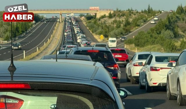 Tatilciler döndü, Polatlı-Ankara yolu kilitlendi!