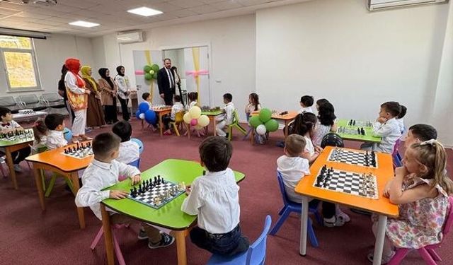 Küçük yaşta büyük hamleler! Nezaket Kreş'te satranç heyecanı yaşandı