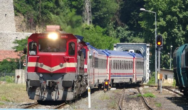 Ankara’dan yola çıkan Turistik Karaelmas Ekspresi Zonguldak’a ulaştı