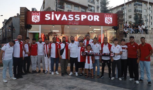 Sivasspor’a taraftarından tam destek: "Çılgınlar 58" takıma sahip çıktı!