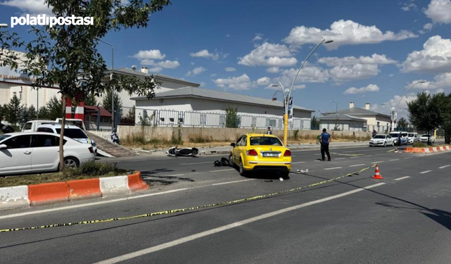 Ağrı'da feci kaza: Motosiklet taksiye çarptı, karı koca hayatını kaybetti
