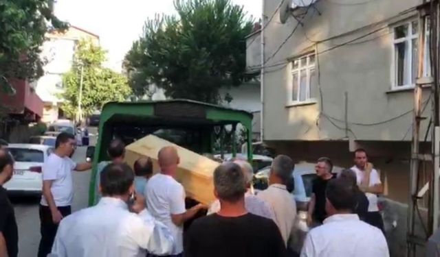 Aile faciası: Anne ve babasını acımadan katletti