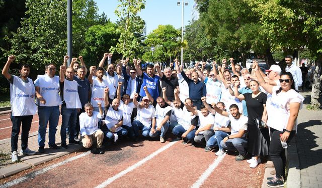 Altındağ Belediyesi önünde işçilerden oturma eylemi
