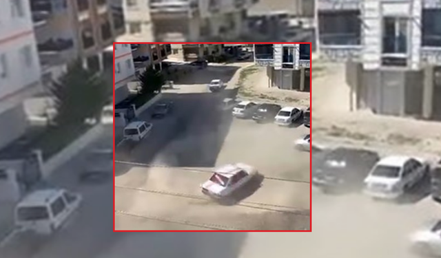 Sokak ortasında tehlikeli şov! Ankara'da drift yapan sürücü ortalığı birbirine kattı