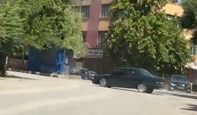 Ankara'da tehlikeli drift! Sürücü sokak ortasında korku saldı