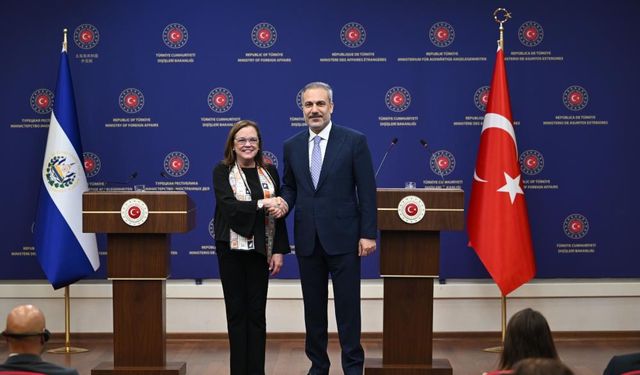 Bakan Fidan El Salvadorlu mevkidaşıyla ortak basın toplantısı düzenledi