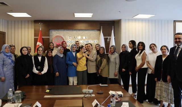 Bakan Göktaş, şehit eşleriyle görüştü
