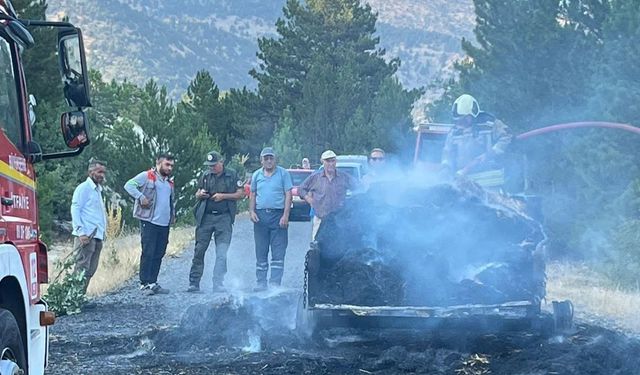 Beypazarı’nda saman yüklü römork alev alev yandı