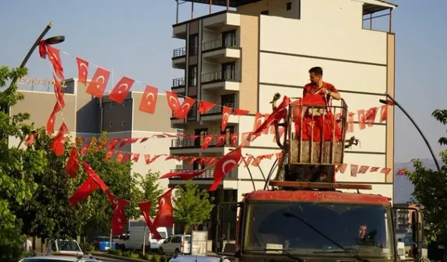 Cumhurbaşkanı’nın talimatıyla Şırnak, Türk Bayraklarıyla donatıldı