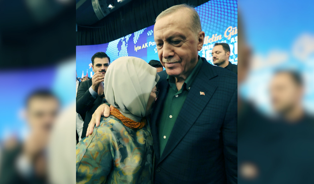 Emine Erdoğan eşinin omzunda gözyaşlarına boğuldu!