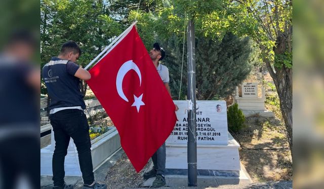 Kahramankazan'da, şehit mezarlarına bakım yapıldı