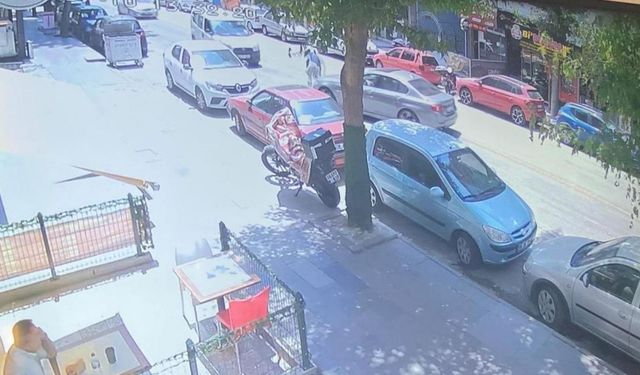 Ankara'da feci olay! Otomobilin çarptığı yaya havada takla attı