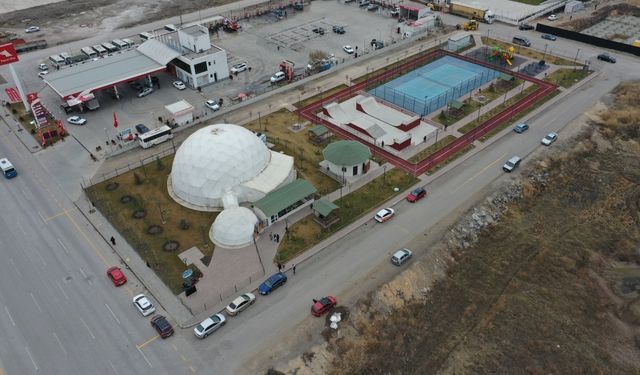 Keçiören'deki, buz pateni pisti geçici süreliğine kapatıldı