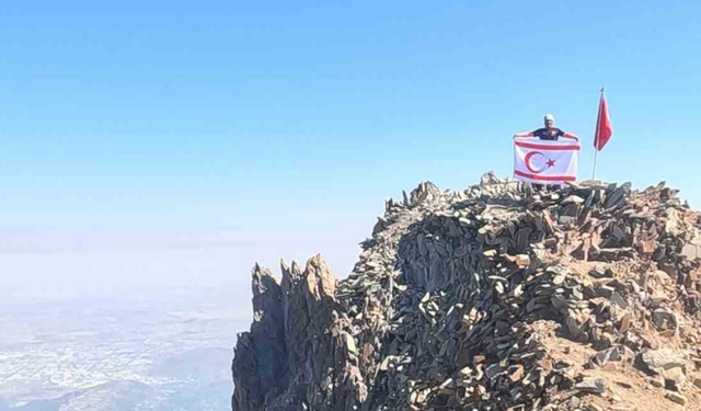 Kıbrıs Şehitleri’ni anma tırmanışının 51.’si Erciyes Dağı’nda başarıyla tamamlandı