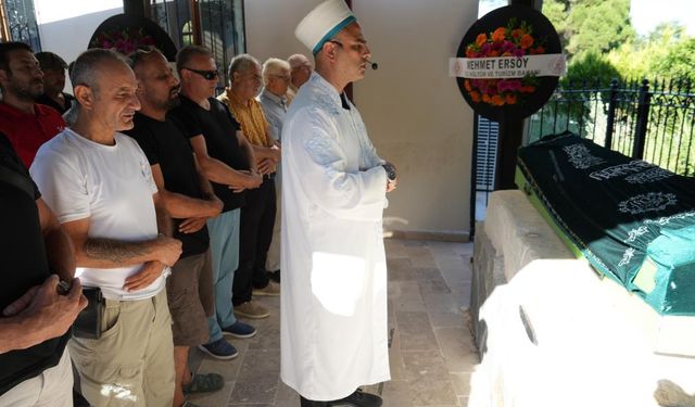Kurtlar Vadisi’nin "Kibritçi Çevat’ı" son yolculuğuna uğurlandı