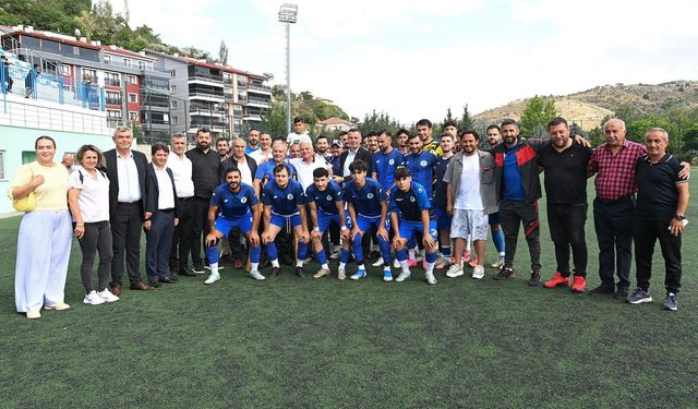 Mamak Belediyesi 1. Amatör Lig'e yükseldi! 98 golle Ankara rekorunu kırdılar