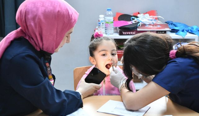 Mamak'ta binlerce öğrenciye ücretsiz diş taraması yapıldı