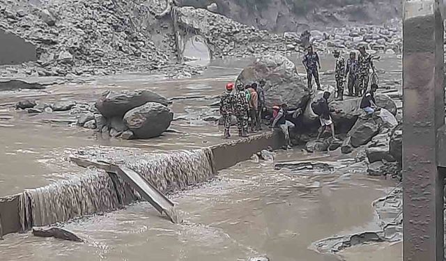 Nepal-Çin sınırında sel felaketi! Ölü ve kayıplar var