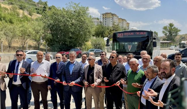 Yenilenen Esat-Bağcılar Özel Halk Otobüs durağı açıldı