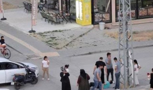 Sincan'da motosiklet otomobile çarptı: 1 yaralı
