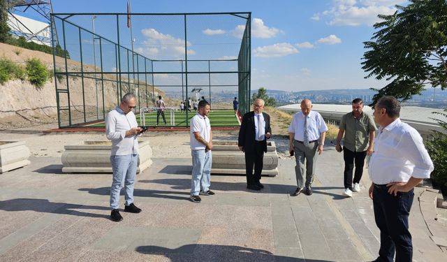 Yenimahalle’ye yeni halı saha kazandırıldı