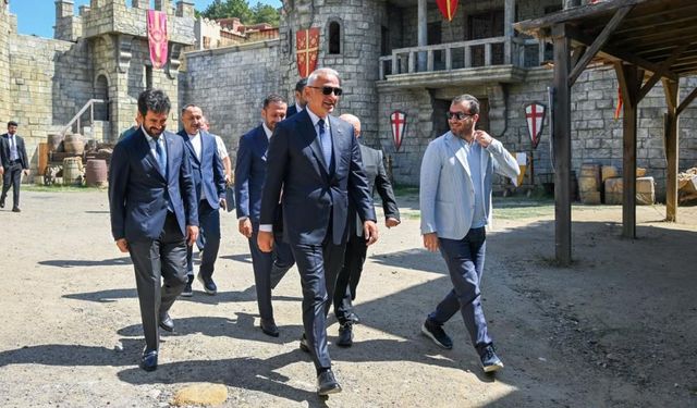 Bakan Ersoy, Bozdağ Film Platolarını ziyaret etti