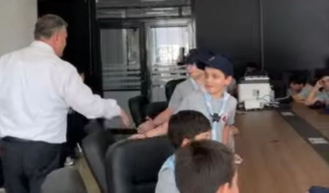 İzci grubundan Başkan Demirbaş’a anlamlı ziyaret