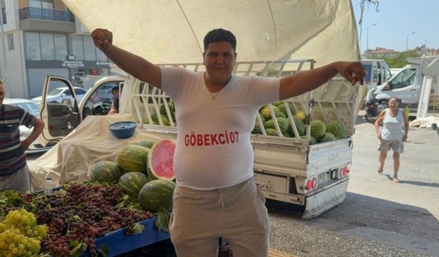 Böylesi görülmedi: Göbek atarak karpuz satıyor