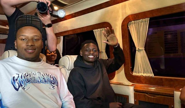 Trabzonspor’un yeni transferi Kazeem Olaigbe coşkuyla karşılandı