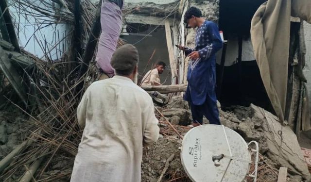 Afganistan'da şiddetli deprem: Yüzlerce ölü ve yaralı var
