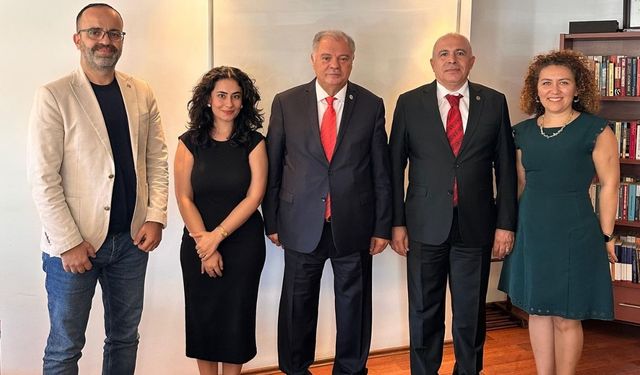 Aydınlılar Derneğinden Yüksel Yalova’ya ziyaret
