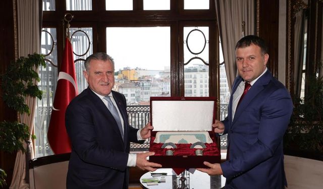 Bakan Bak Sırbistanlı mevkidaşı ile görüştü