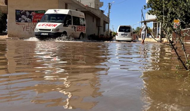 Cadde ve sokaklar sulama suyuyla sular altında kaldı