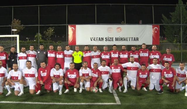 Gaziler ve milli sporcular dostluk maçında buluştu