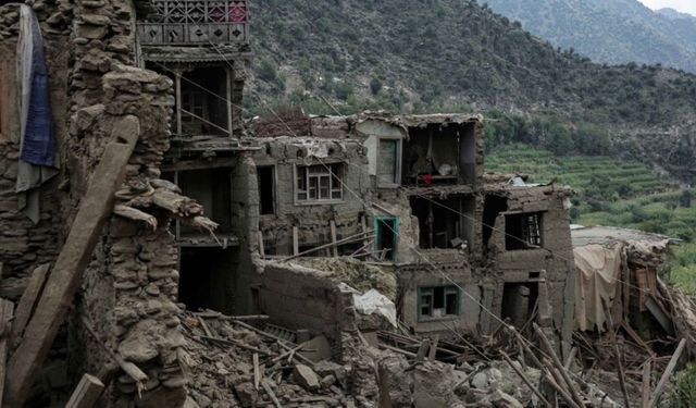 Afganistan’da 6 büyüklüğündeki deprem sonrası can kaybı 2 bini aştı