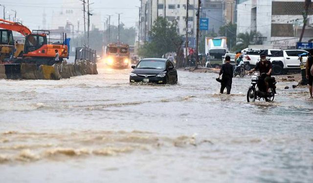 Pakistan’da muson felaketi: Can kaybı 881’e yükseldi