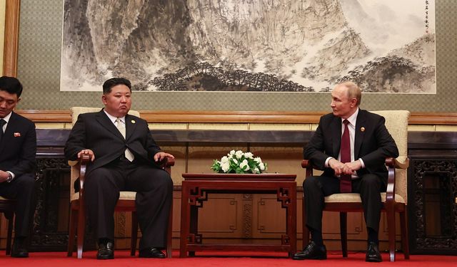 Putin ile Kim Çin'de bir araya geldi
