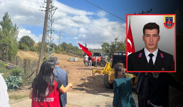 Şehit astsubayın baba ocağına Türk bayrağı asıldı