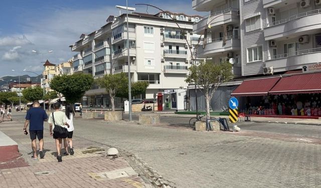 Komşu esnaflar arasında kavga çıktı