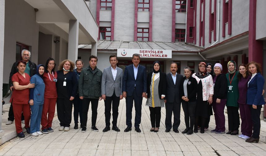 Başkan Öntaş Hemşirelere ziyaret etti