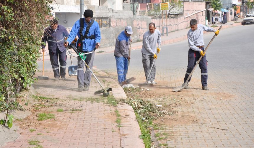 Gölbaşı Belediyesi temizlik çalışmaları devam ediyor