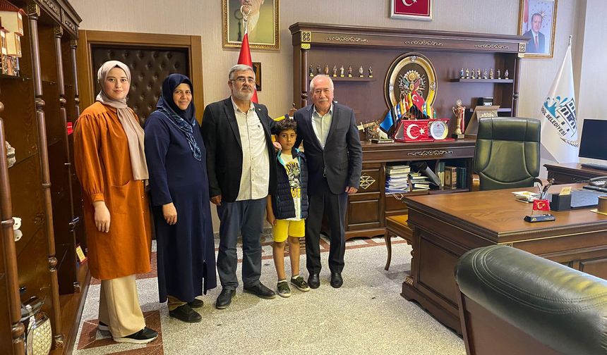 Güdül'de misafir edilen depremzede aile memleketlerine uğurlandı