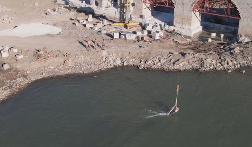 Denizi olmayan Ankara’da vinçle sörf yaptılar: O anlar kameraya yansıdı