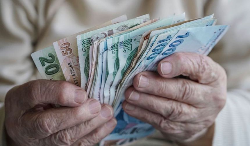 Emeklilere 2 düzenleme geliyor! İşte 2024 en düşük emekli maaşı