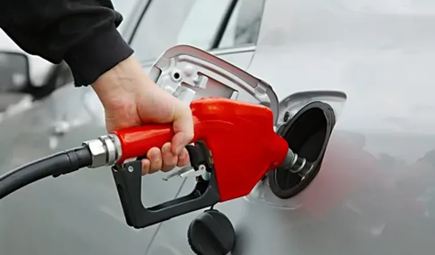 Akaryakıtta zam sırası motorinde! Tarih verildi