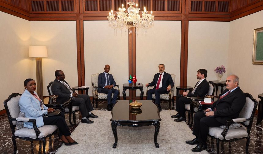 Bakan Fidan, Tanzanya Dışişleri ve Doğu Afrikayla İş birliği Bakanı ile bir araya geldi