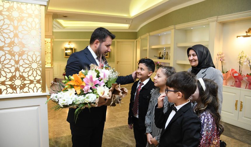 Başkan Çırpanoğlu makamını çocuklara devretti