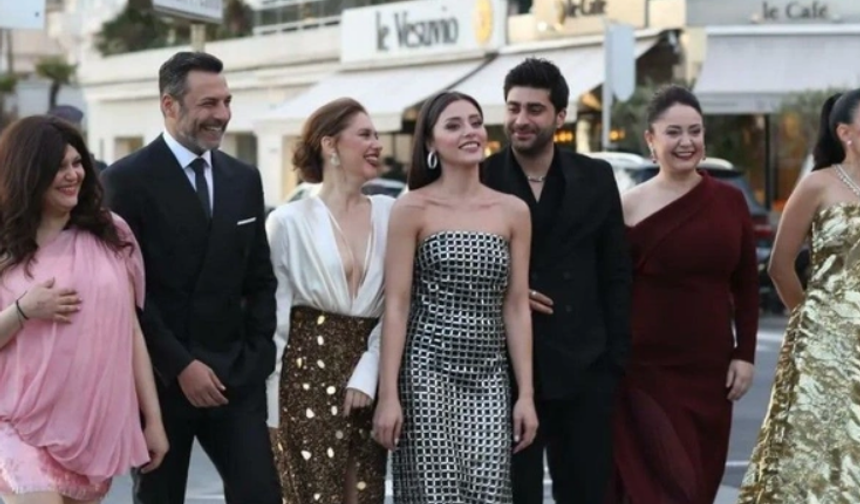 Kızılcık Şerbeti Cannes'da boy gösterdi