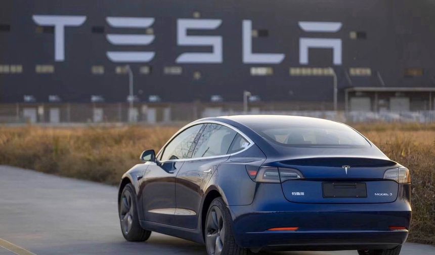 Tesla 100 binden fazla aracını geri çağırıyor
